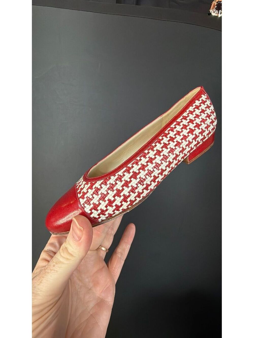 Chanel White Red Houndstooth Flat Size 34.5